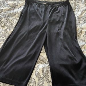 Chicos size3/xl. Travelers capri